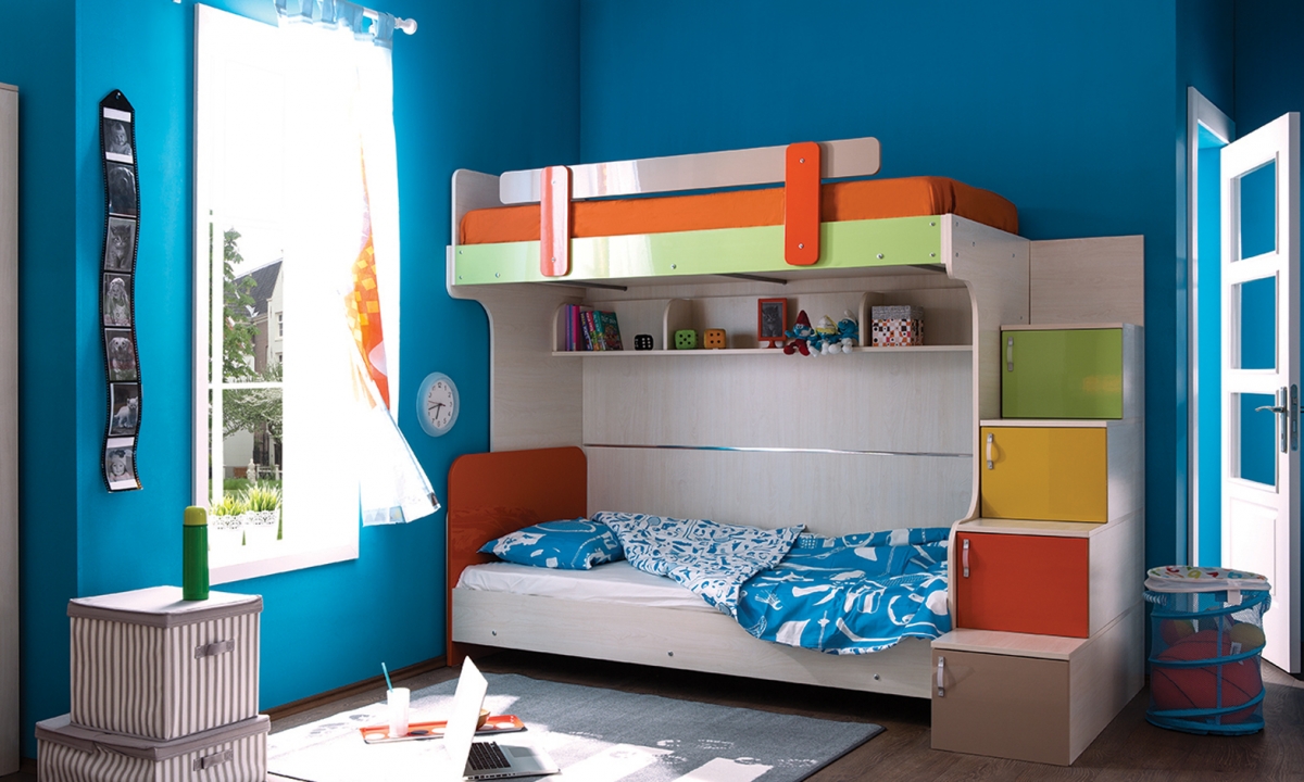 Детская комната с двухэтажной кроватью